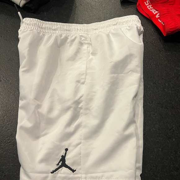 Jordan White Sports Shorts - Picture 1 of 1